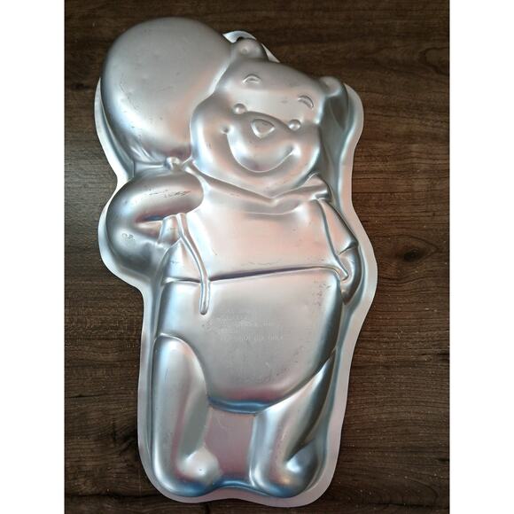 Wilton Disney Winnie the Pooh Cake Pan 2105-3100 - Picture 2 of 3